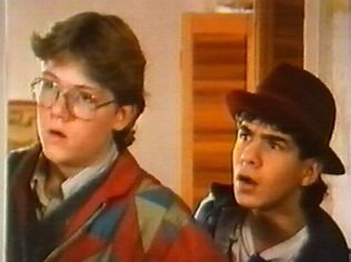  The Degrassi Junior High Gallery on YCDTOTV.de   Path: www.YCDTOT.de/djh_img/f2_195.jpg 