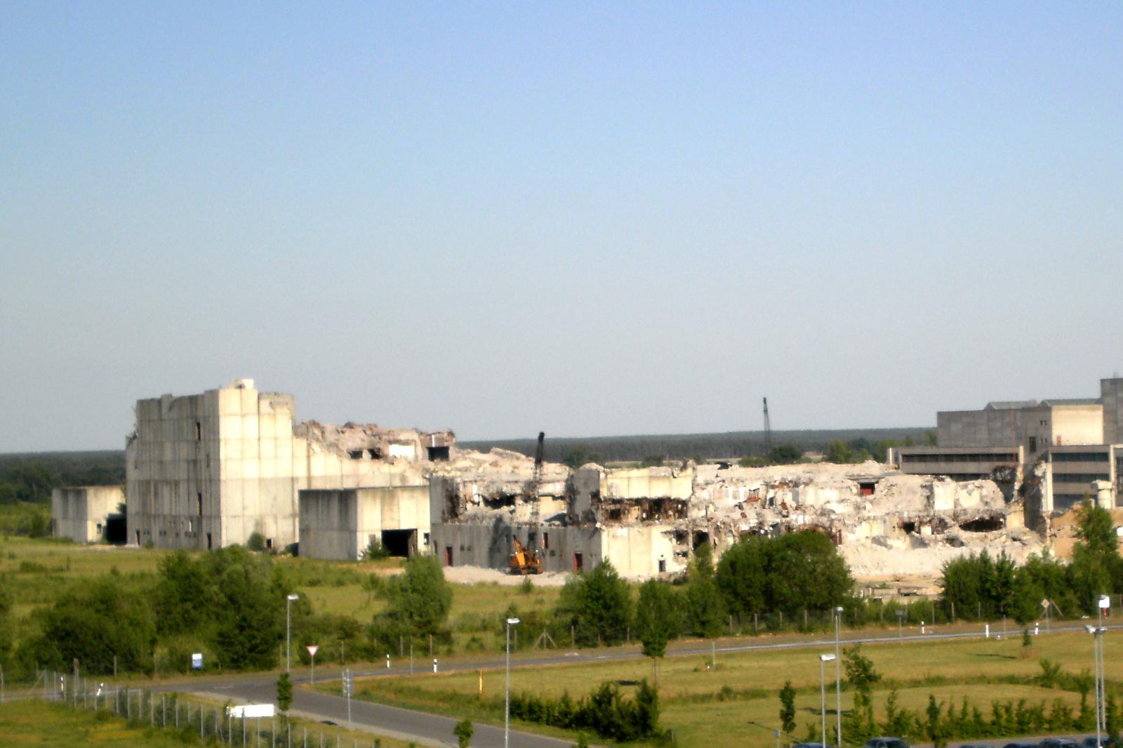  AKW/KKW Stendal, Reaktorgebäude 1 und 2 am 28.06.2010 