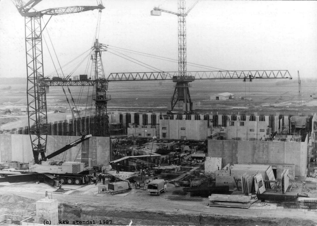  AKW/KKW Stendal 1987, Blick vom SWA-Komplex auf Reaktorgebäude 2 