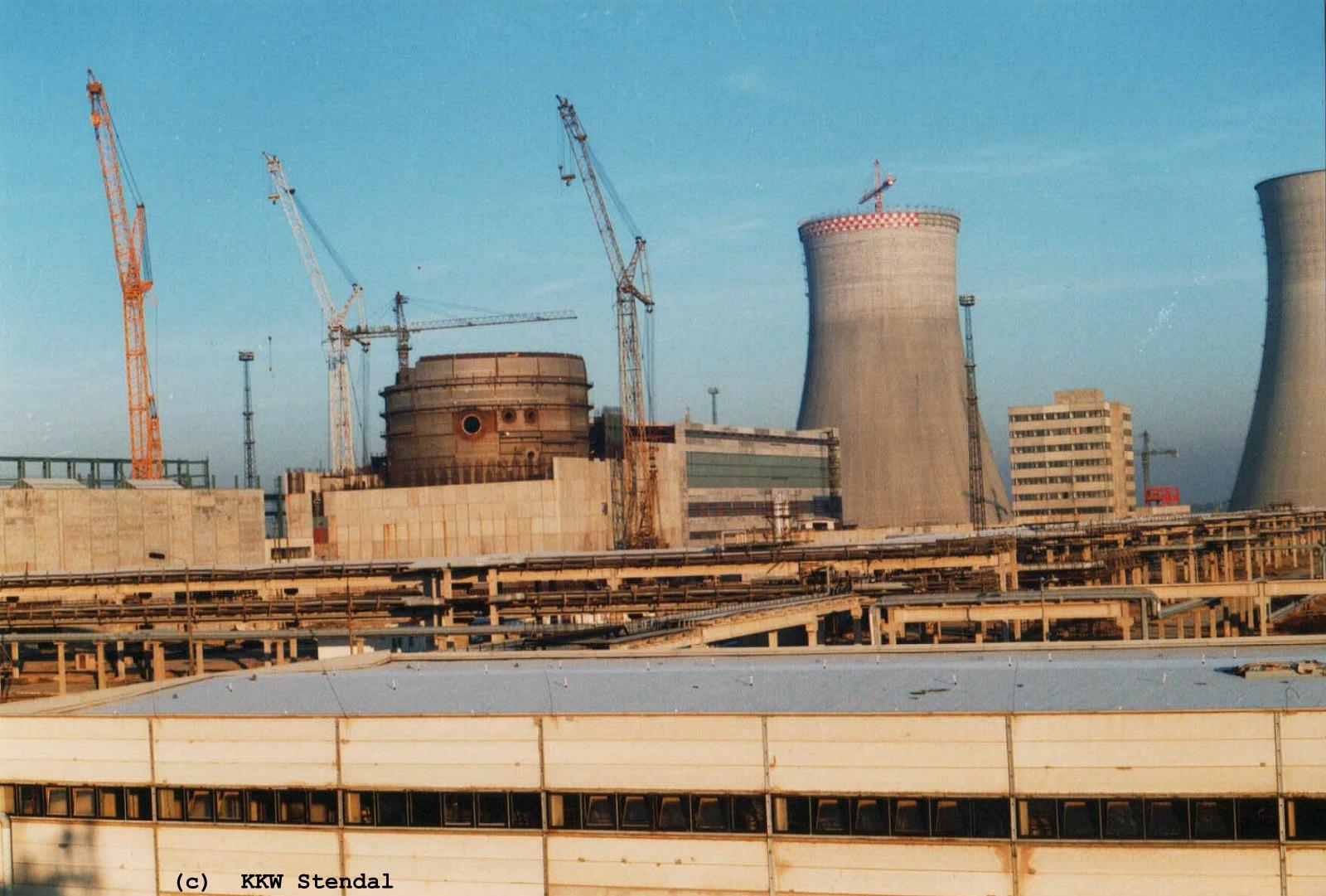  Kernkraftwerk Stendal, Baustelle 1990, Mitte Reaktorgebäude A und Maschinenhaus A 