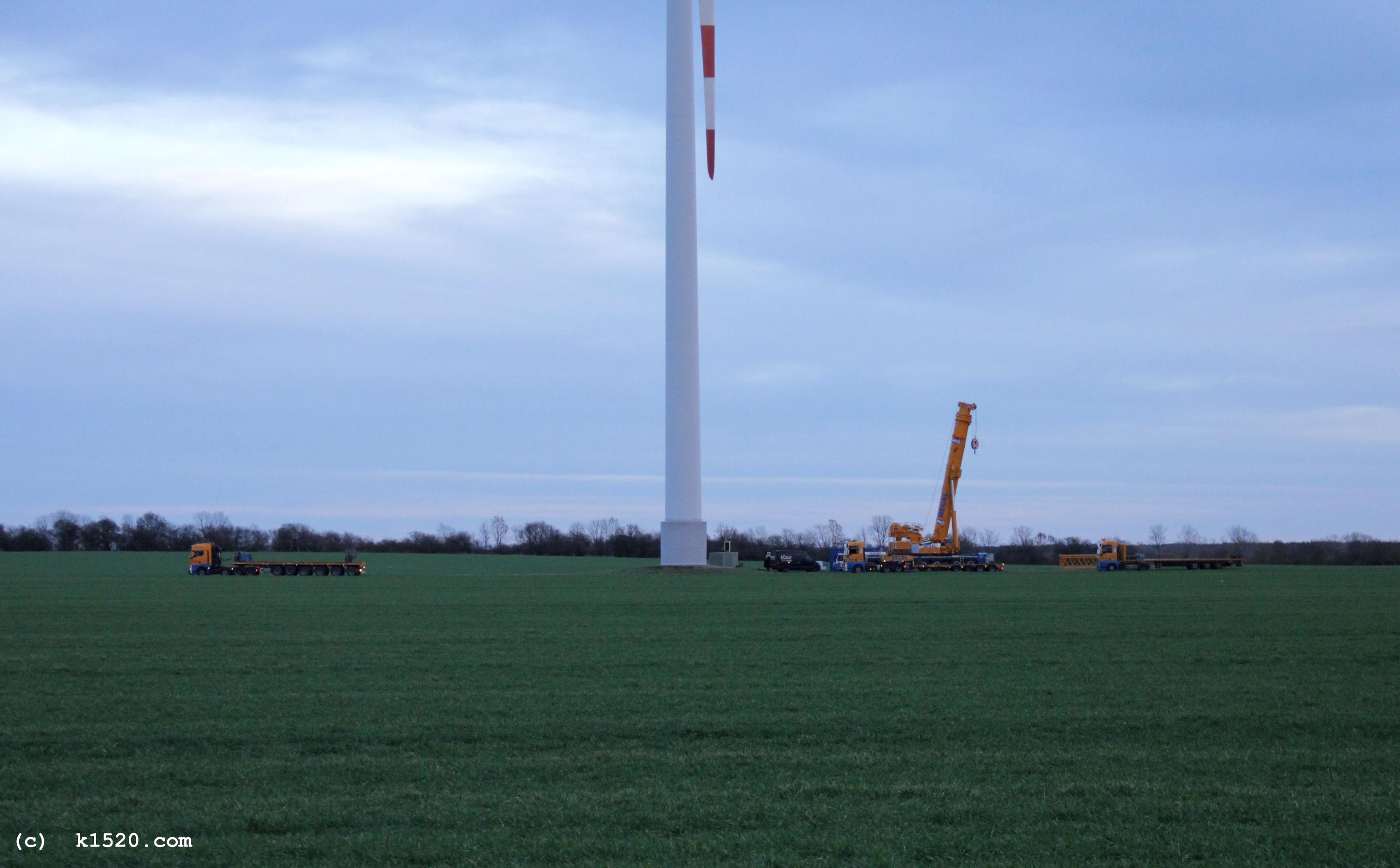 Reparatur Windrder im Windpark Arneburg/Elbe 01/2023,
  Kraneinsatz, 